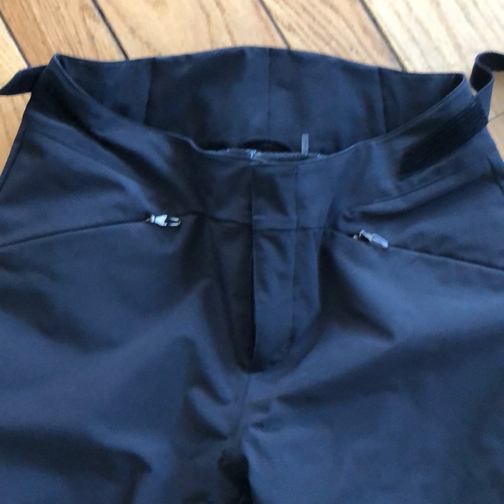 Ladies size 8 Spyder ski pants